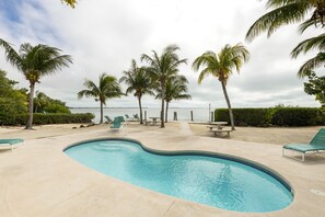 Pool - Old Florida Style, Dockage, Swimming Pool (shared), just 20 miles from Key West (Cudjoe Key)