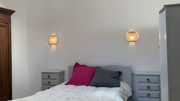 1 chambre, fer et planche à repasser, Wi-Fi gratuit, draps fournis