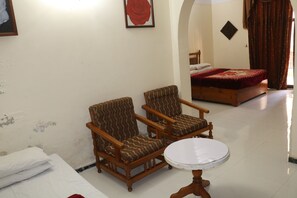 Triple Room | Free WiFi, bed sheets - Hotel Swat Regency (Swat)