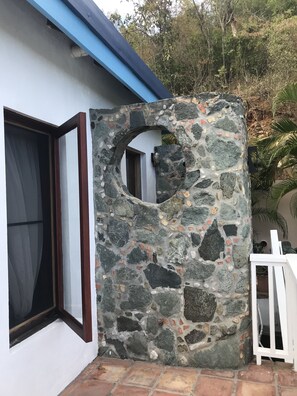 Unclassified image, 4 of 44, button