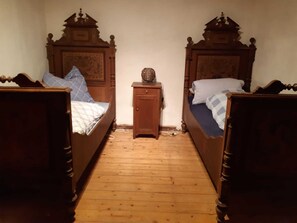 4 makuuhuonetta, ilmainen Wi-Fi, vuodevaatteet