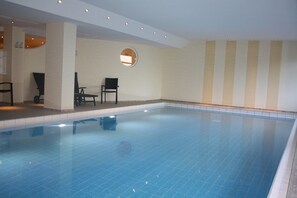 Indendørs pool