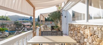 Stelios Stone House Sinarades