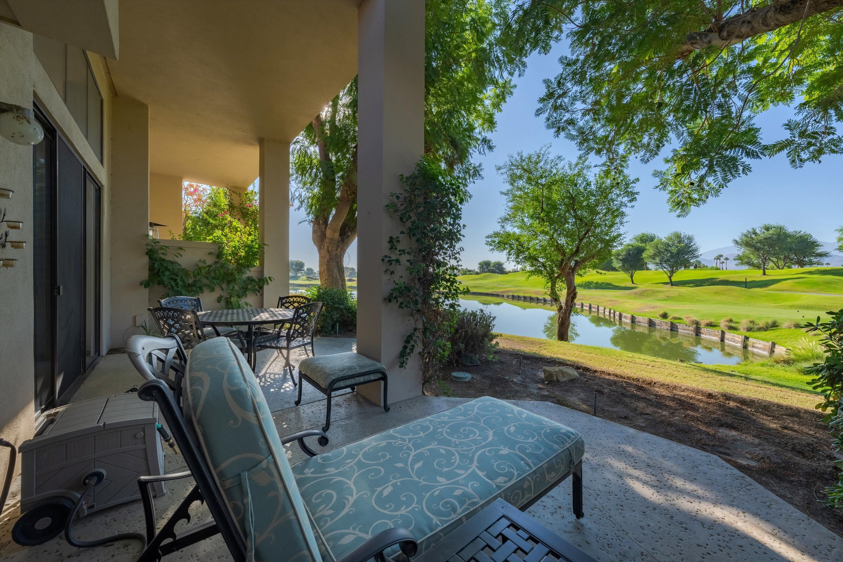 PGA West Stadium Lake Front, 13th Tee with BBQ, 2 Bikes, Steps to Pool and Spa