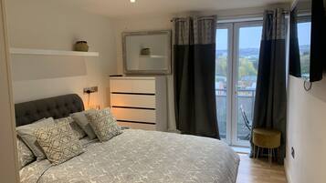 Apartment, 1 Queen Bed with Sofa bed | 1 bedroom, iron/ironing board, free WiFi, bed sheets