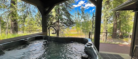 Bain à remous extérieur