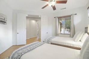 4 chambres, bureau, fer et planche à repasser, Wi-Fi gratuit