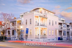 Exterior - Private Rooftop + Parking - 3 Blocks to King St! (Charleston)