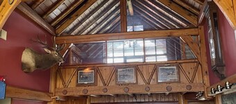 Spacious, cozy, and family-friendly home in ski & golf resort in North Michigan