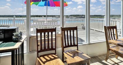 Twin Sails – Cozy Atlantic Ave Retreat in Wells, ME