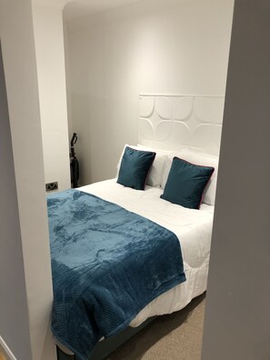 1 Schlafzimmer, Schreibtisch, Bügeleisen/Bügelbrett, kostenloses WLAN