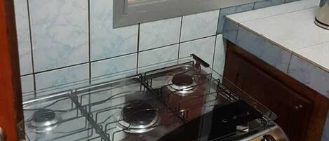 Fridge, microwave, oven, cookware/dishes/utensils