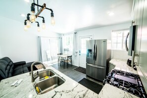 Interior - Awesome House w/Heated Pool (west hills)