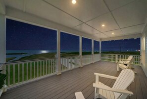 Terrace/patio - Serene Bayfront Home with Stunning Views (Galveston)