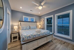 5 bedrooms, desk, iron/ironing board, travel cot