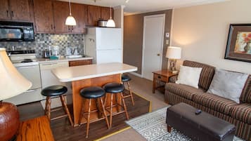 Flat-screen TV, fireplace