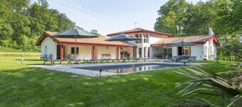 Magnificient 4* villa in the countryside.