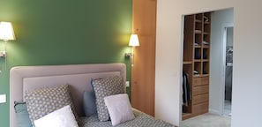 5 slaapkamers, een strijkplank/strijkijzer, gratis wifi, beddengoed