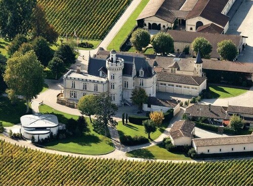 LUXURY STONE HOUSE IN THE HEART OF THE BORDEAUX VINEYARDS