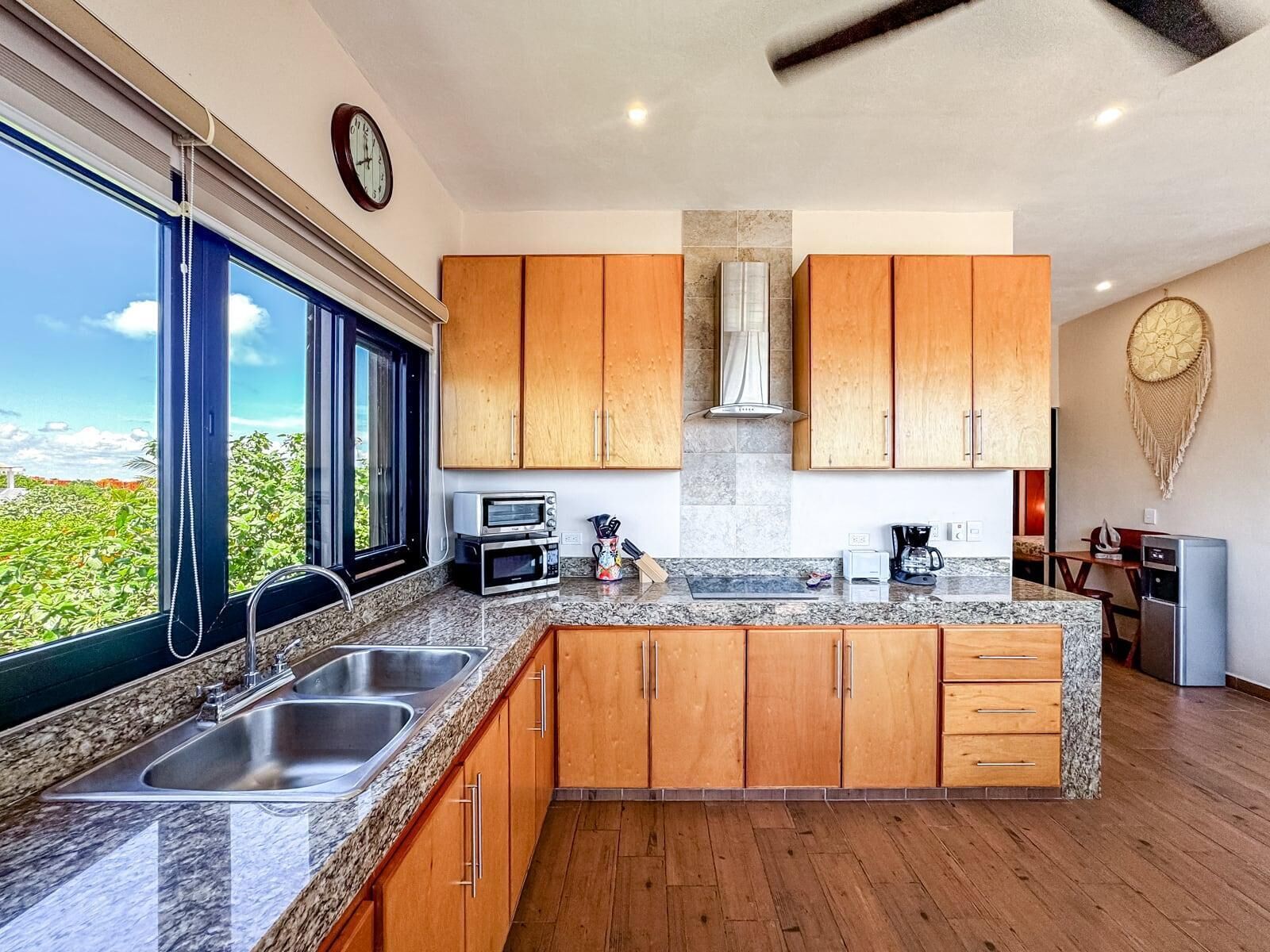 Fridge, kitchen islands