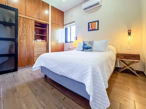 2 bedrooms, desk, free WiFi, bed sheets - Ocean View 2 BR Villa with Pool (Isla Mujeres)