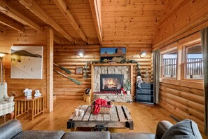 Smart TV, fireplace - Rustic getaway in the mountains with brand new hot tub, close to parkway! (Sevierville)