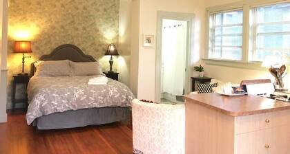 Petal Studio near DT, Free Parking