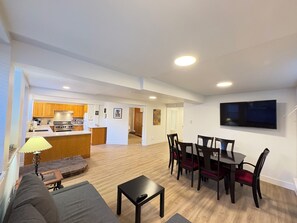 Interior - New 2 Bedroom Suite Fairfield Heritage Manor, Free Parking (Victoria)