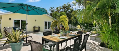 Outdoor dining