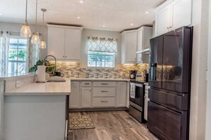 Fridge, microwave, oven, stovetop - 577 Sunny Daze | Private Heated Pool - Close2Beach (Naples)