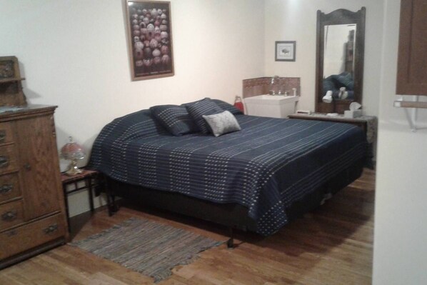 2 chambres, fer et planche à repasser, Wi-Fi gratuit, draps fournis