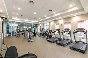 Fitness facility - Elegant 4Bdr/3.5Bth home 10min from Disney Hot tub (Kissimmee)