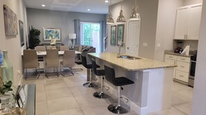 Interior - Elegant 4Bdr/3.5Bth home 10min from Disney Hot tub (Kissimmee)