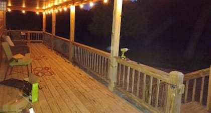 Cabin on 6 acres with horse barn. Pasture and Woodland views. Trailheads abound.