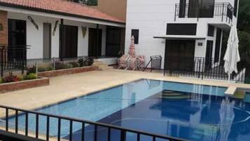 5 chambres, draps fournis