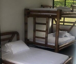 Casa de campo básica | 5 habitaciones y ropa de cama 