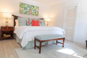 3 bedrooms, desk, iron/ironing board, free WiFi