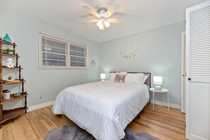 3 Schlafzimmer, Schreibtisch, Reisekinderbett, kostenloses WLAN