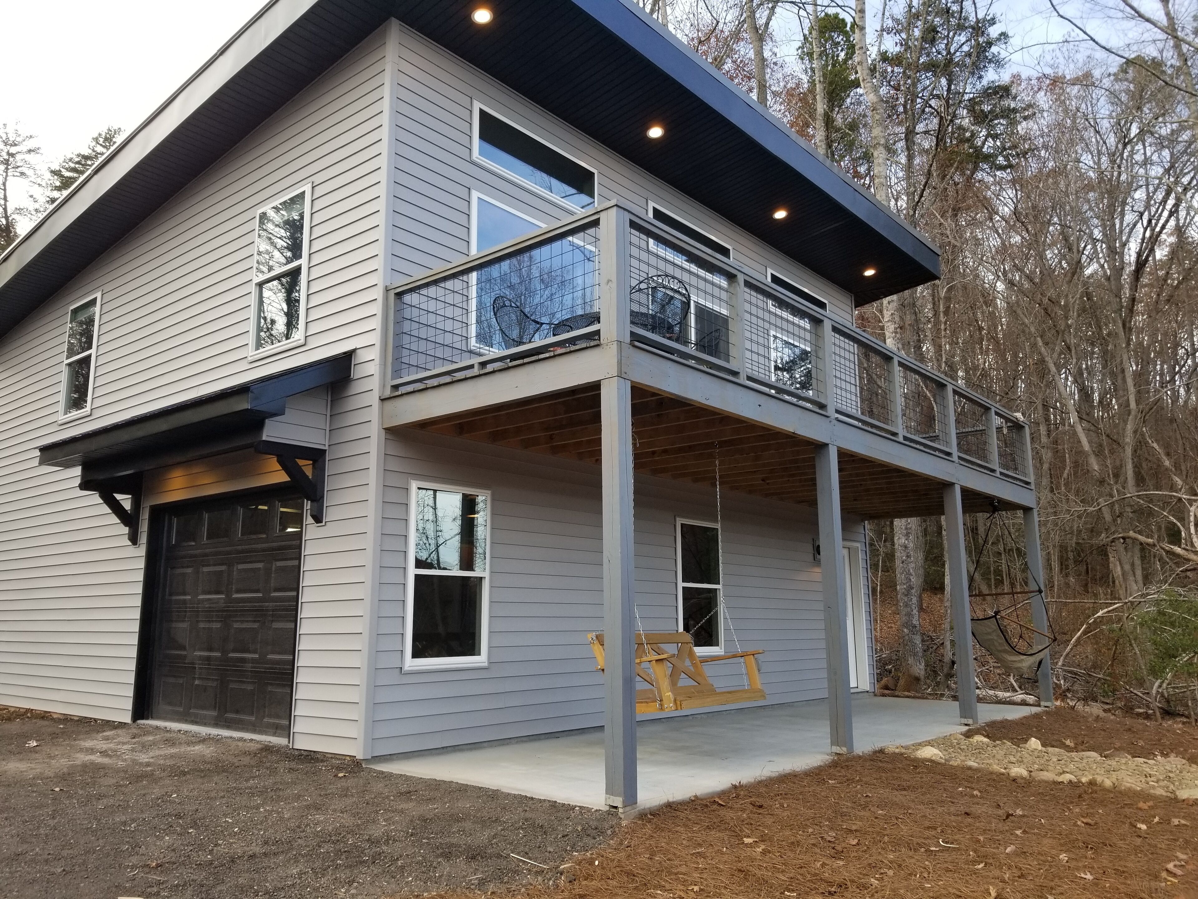 Lakeview on Lake Lanier. Garage apartment