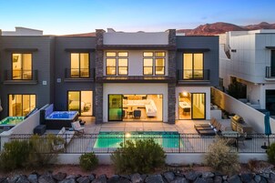 Casa, vários quartos | Fachada