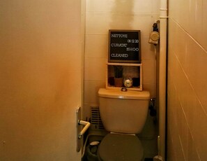 Bathtub, hair dryer, towels, soap - Sud Paris - Chambre/Camera/Room - business simple (Longjumeau)