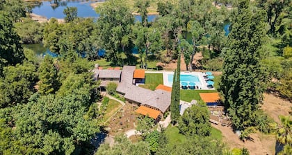 Stone River Retreat, Spa, Pool, Private, 6 Rms