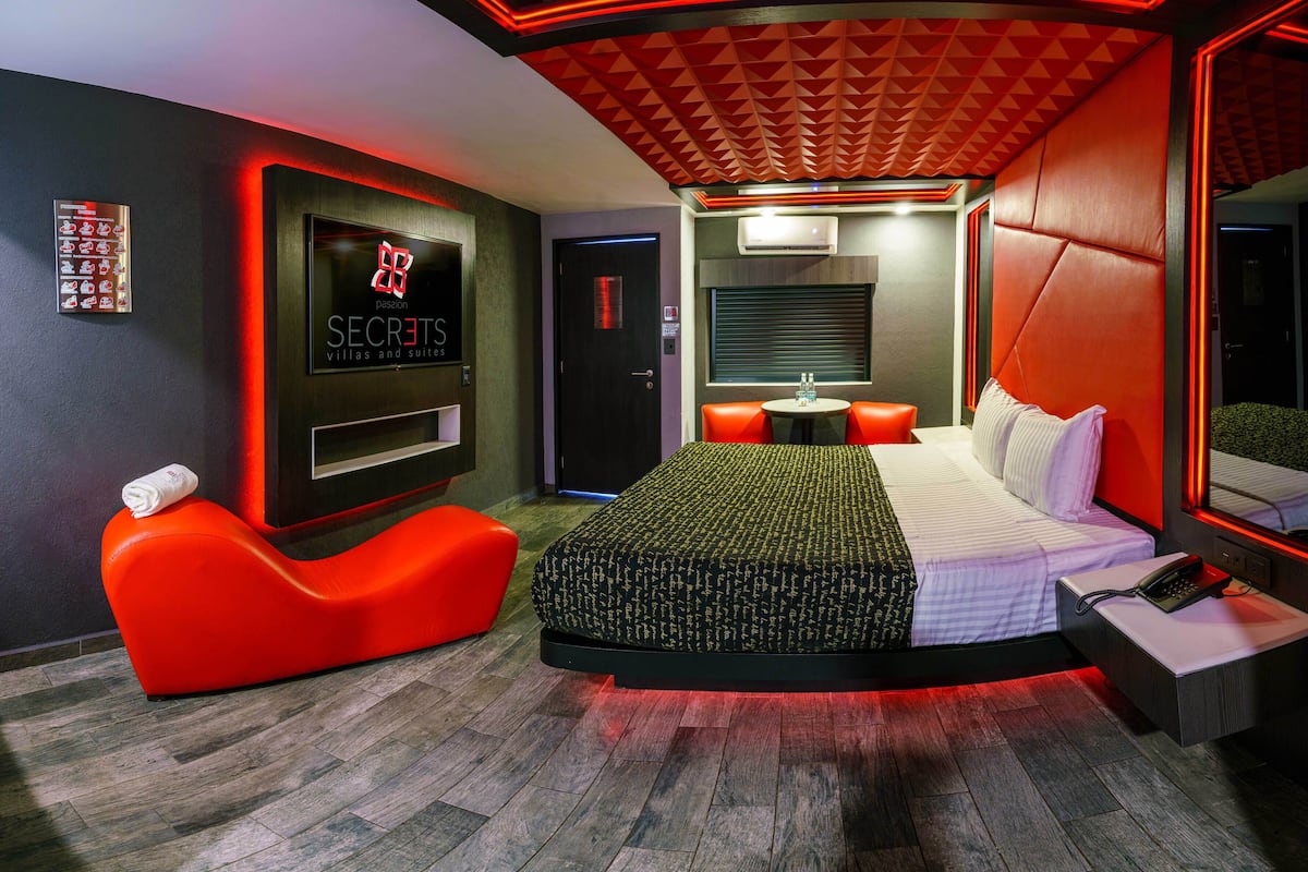 Comfort Room | In-room safe, individually decorated, soundproofing, free WiFi
