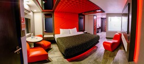 Junior Studio Suite, 1 King Bed, Courtyard View | Egyptian cotton sheets, premium bedding, in-room safe - Hotel Passion Secrets Villas & Suites (Toluca)