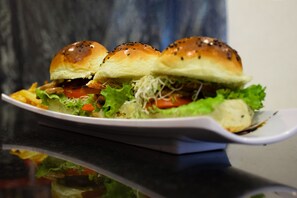 매일 주문 요리 아침 식사 유료