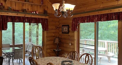 Genuine Log Cabin ~ Perfect Getaway ~ Pool Table ~ Outdoor Hot Tub ~ Fire Pit