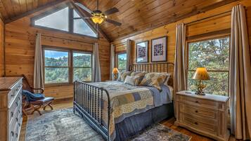 House, 4 Bedrooms | 4 bedrooms, free WiFi, bed sheets