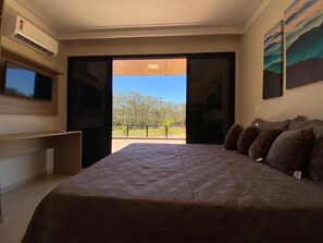 5 makuuhuonetta, työpöytä, Wi-Fi