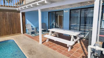 House, 3 Bedrooms | Outdoor dining