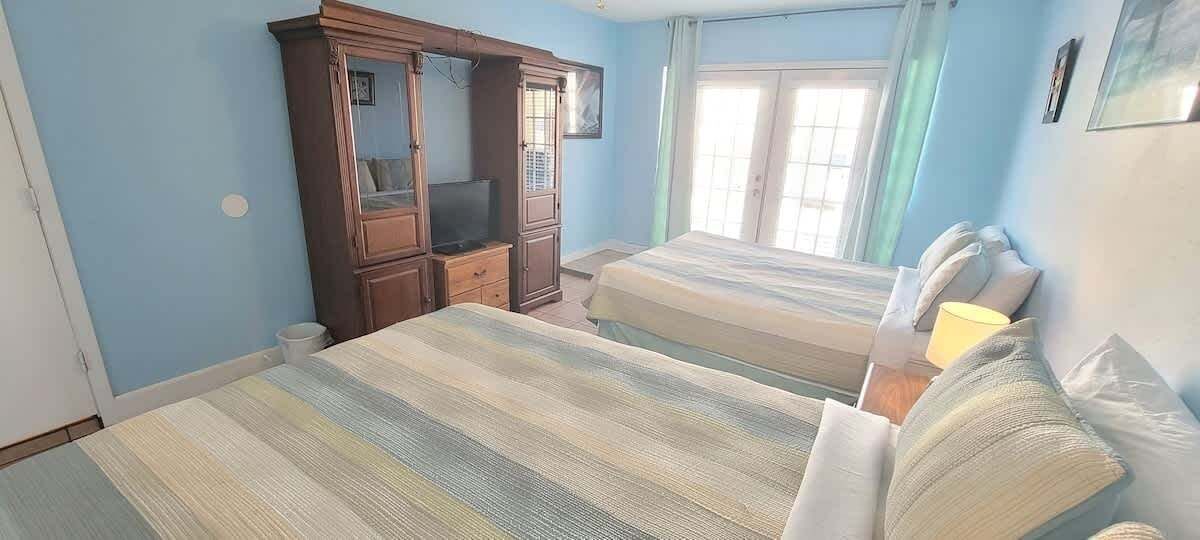 3 bedrooms, iron/ironing board, free WiFi